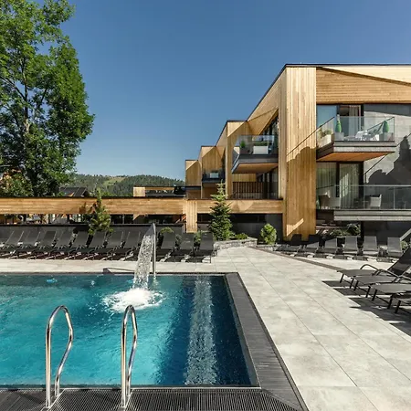 Sosnica & Penthouse 4* زاكوباني