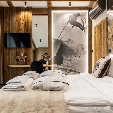 Sosnica & Penthouse 4* زاكوباني